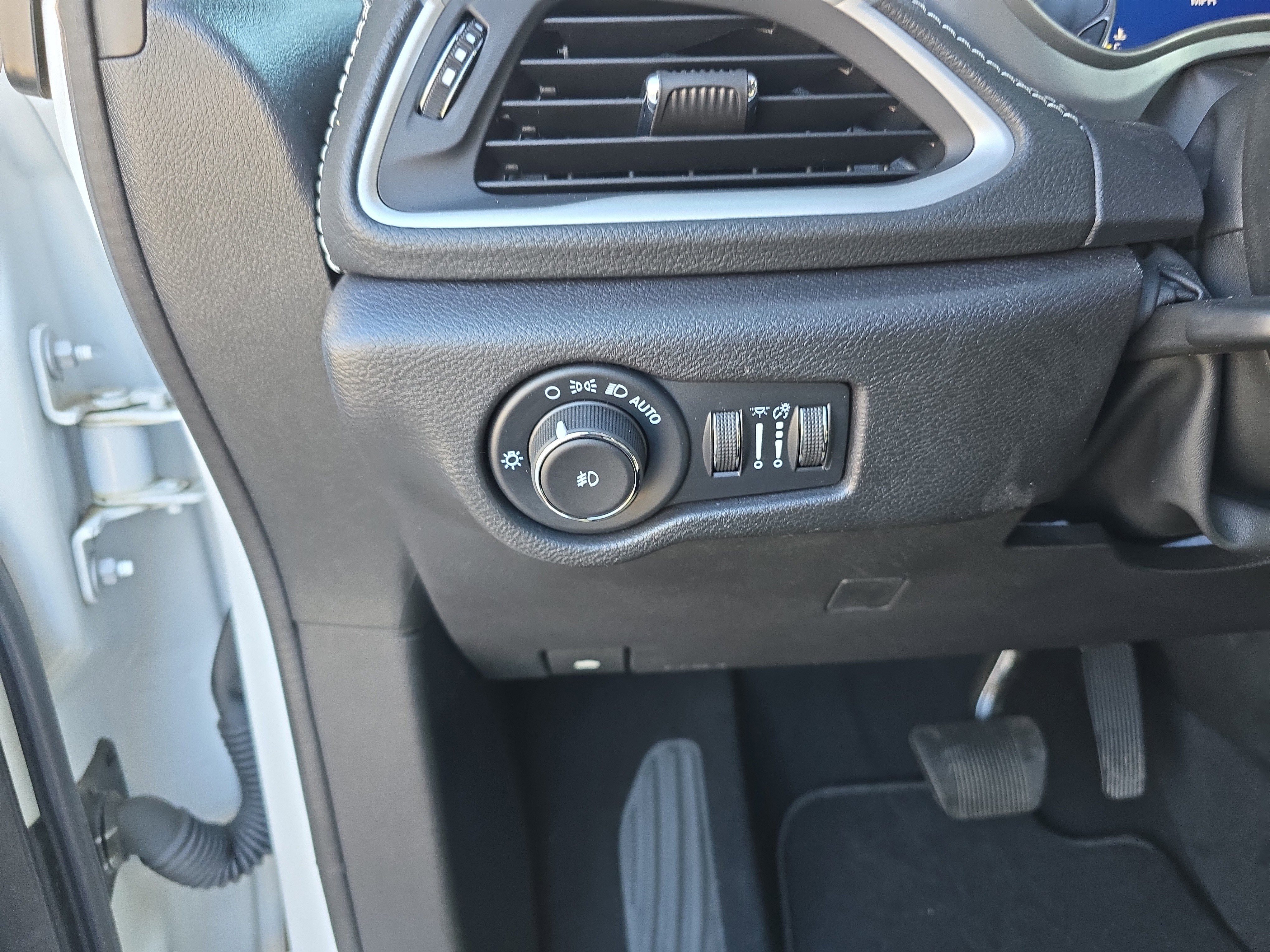 Used 2022 Chrysler Pacifica Touring-L w/ S Appearance Package image 33