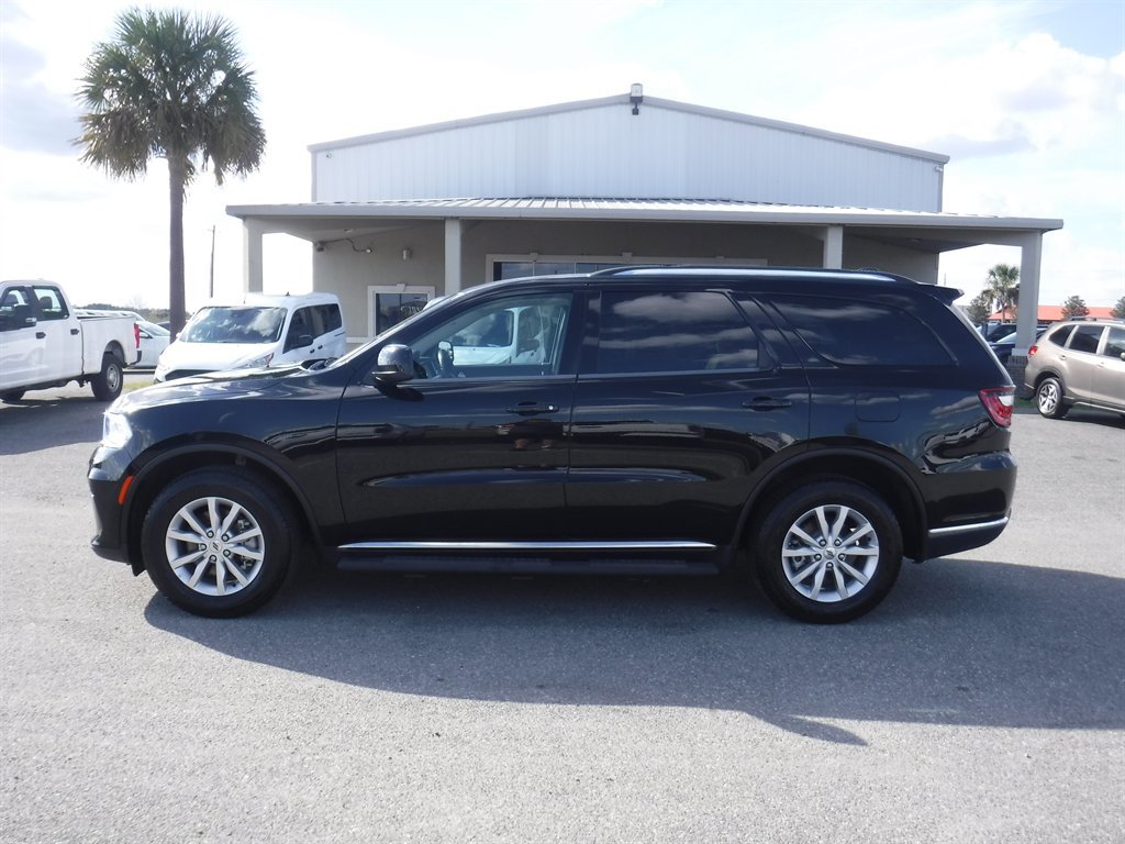 Used 2021 Dodge Durango SXT image 1