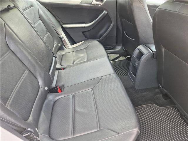 Used 2017 Volkswagen Jetta SE FWD image 19