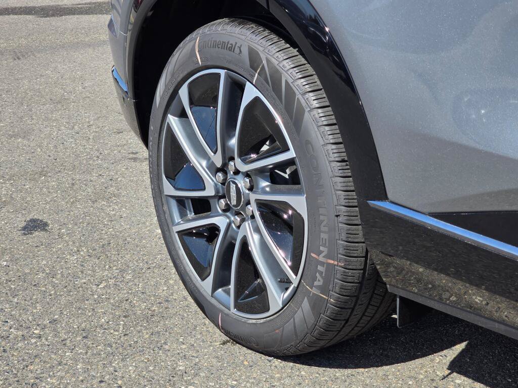 New 2026 Cadillac Optiq Sport 1 AWD/4WD image 18