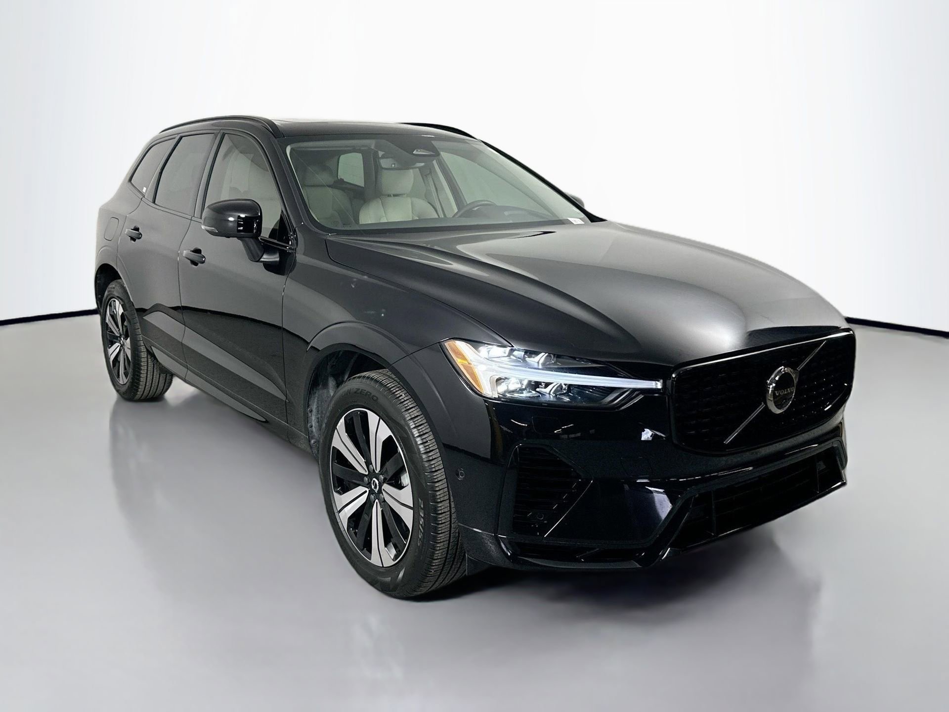 Used 2024 Volvo XC60 T8 Plus w/ Protection Package Premier image 3