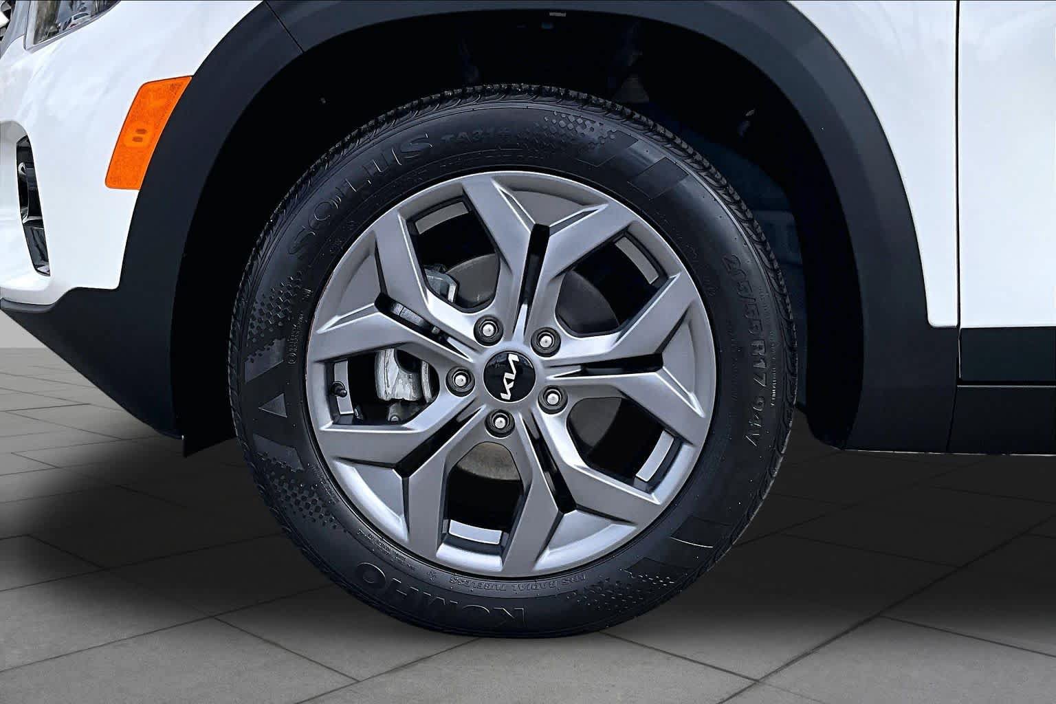 Used 2024 Kia Seltos S FWD image 10