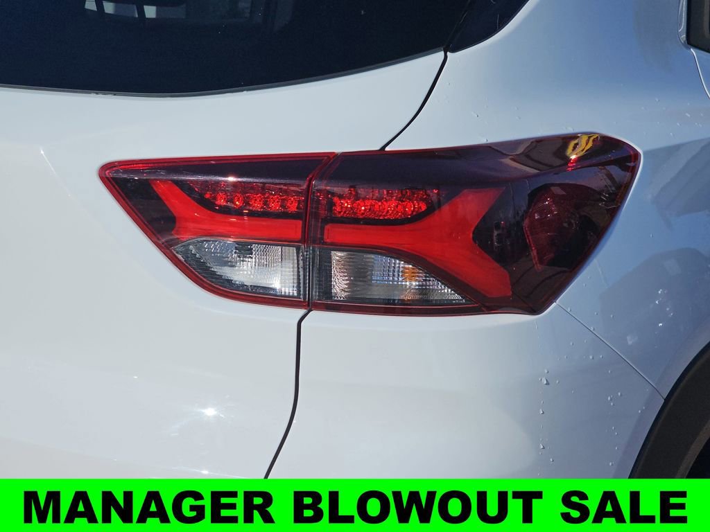 Used 2023 Chevrolet TrailBlazer RS image 39