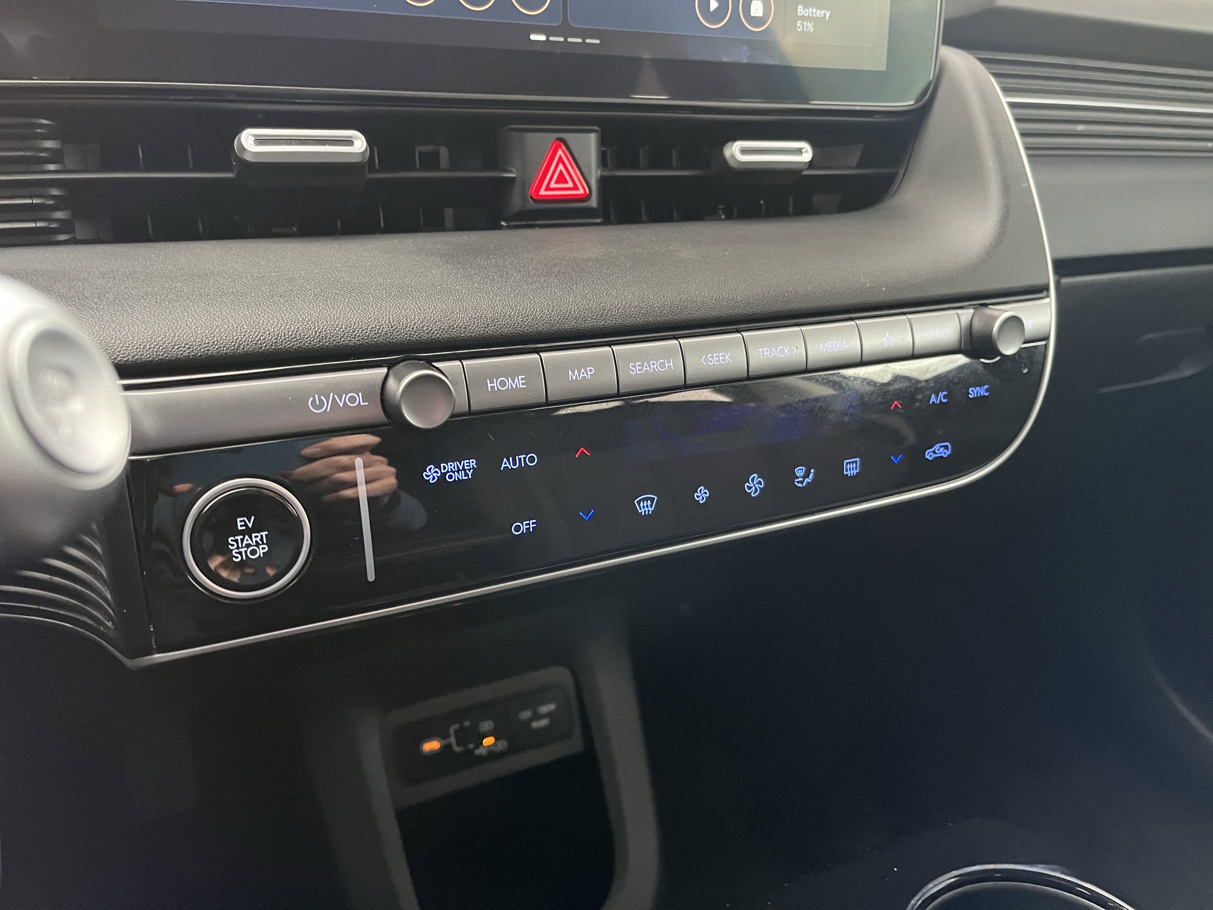 Used 2025 Hyundai Ioniq 5 SE image 24