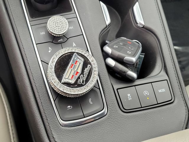 Used 2020 Cadillac XT4 Premium Luxury w/ Technology Package image 13