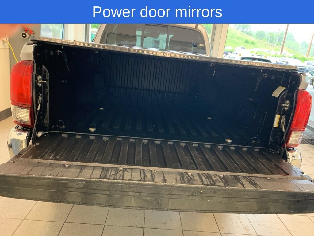 Used 2020 Toyota Tacoma SR5 w/ SR5 Appearance Package (SM) AWD/4WD image 16