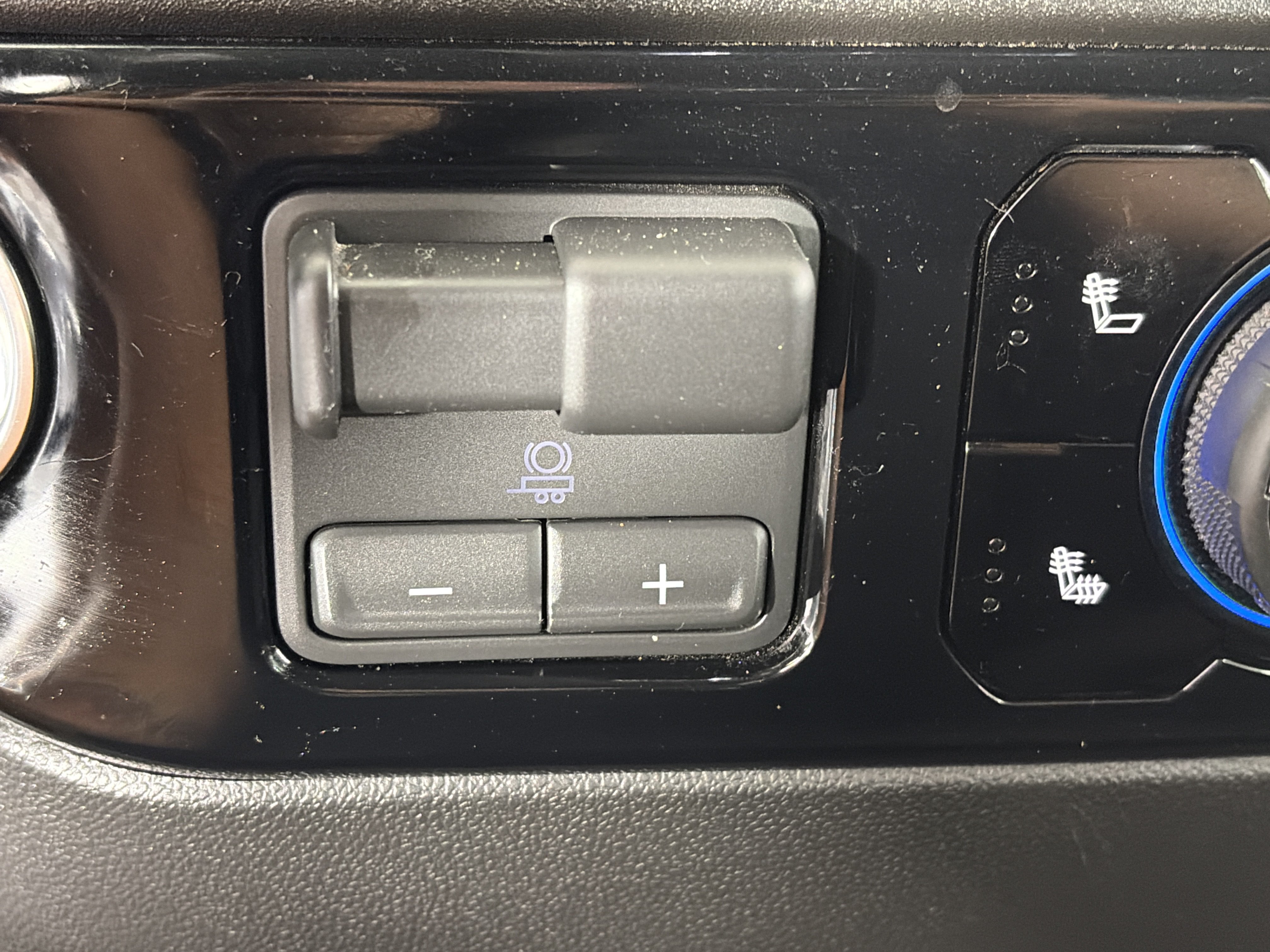 Used 2025 Chevrolet Silverado 2500 LT w/ Convenience Package AWD/4WD image 27