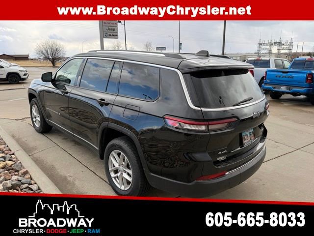 Used 2023 Jeep Grand Cherokee L Laredo AWD/4WD image 8