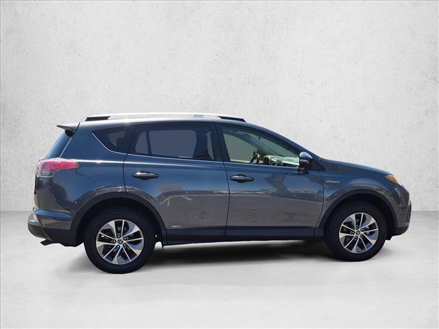 Used 2017 Toyota RAV4 XLE w/ Carpet Mat Package AWD/4WD image 4
