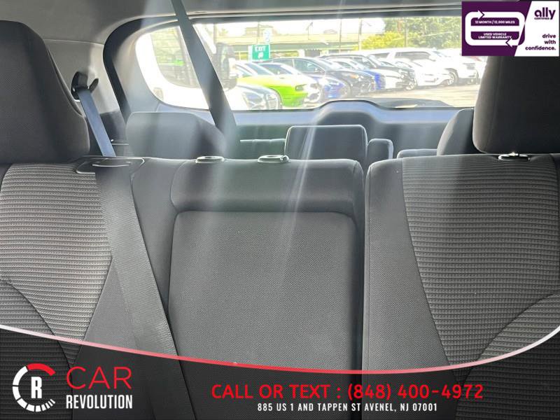 Used 2021 Toyota Highlander L FWD image 25