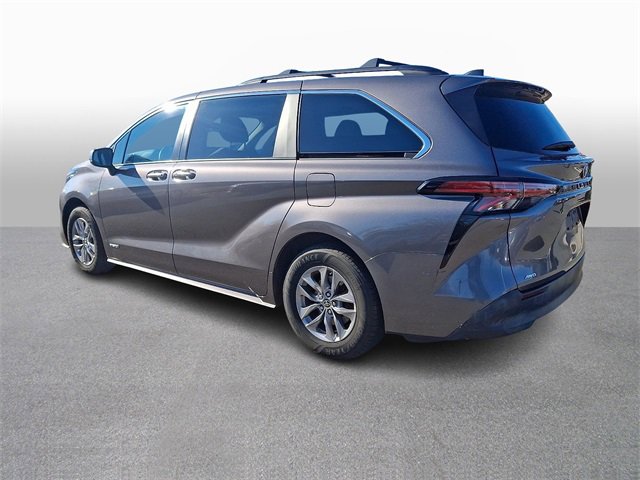 Used 2021 Toyota Sienna LE image 6