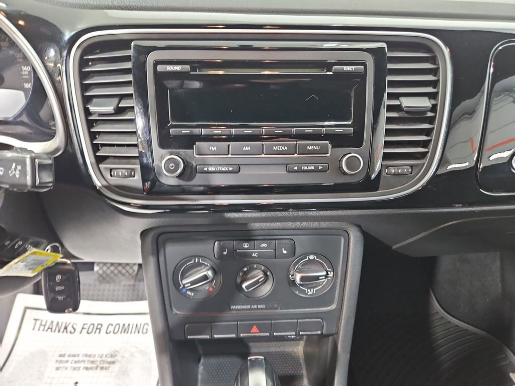 Used 2012 Volkswagen Beetle 2.5 image 18