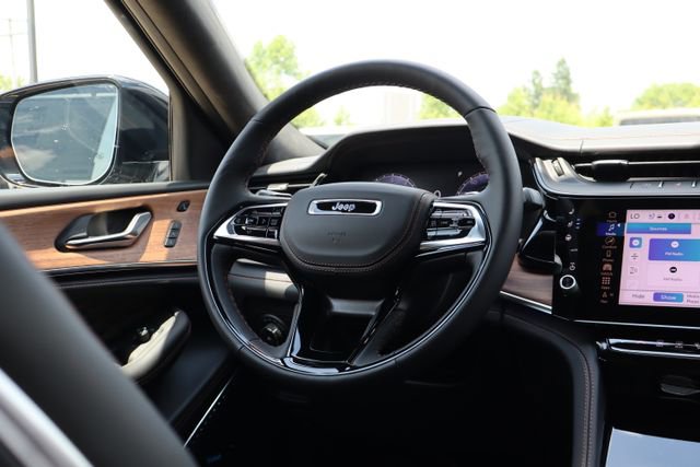 New 2026 Jeep Grand Cherokee Summit AWD/4WD image 47