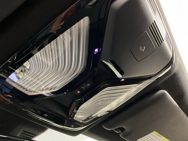 Used 2022 BMW 330i xDrive Sedan w/ Premium Package AWD/4WD image 25