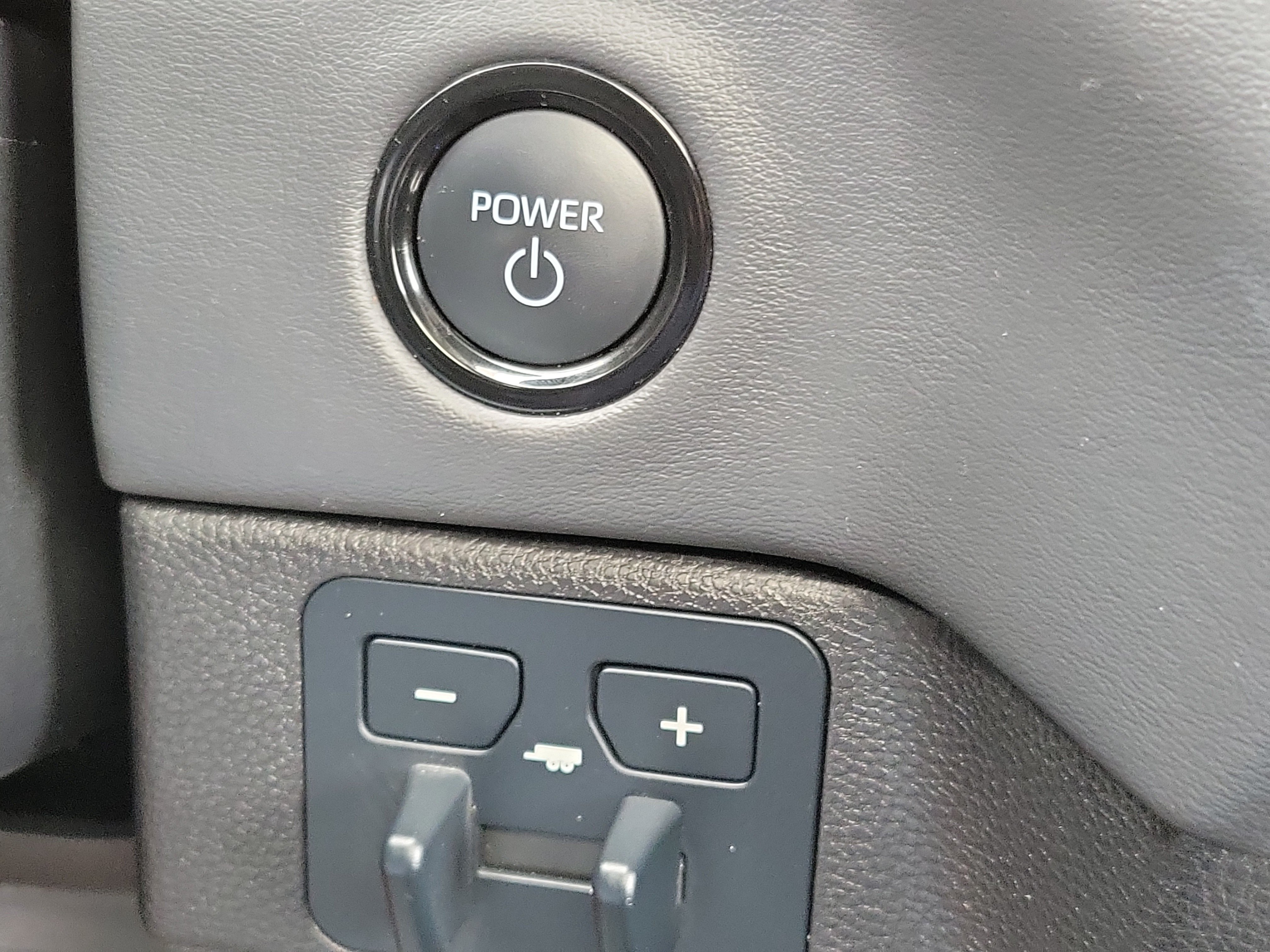 Certified 2025 Toyota Sequoia Platinum AWD/4WD image 27