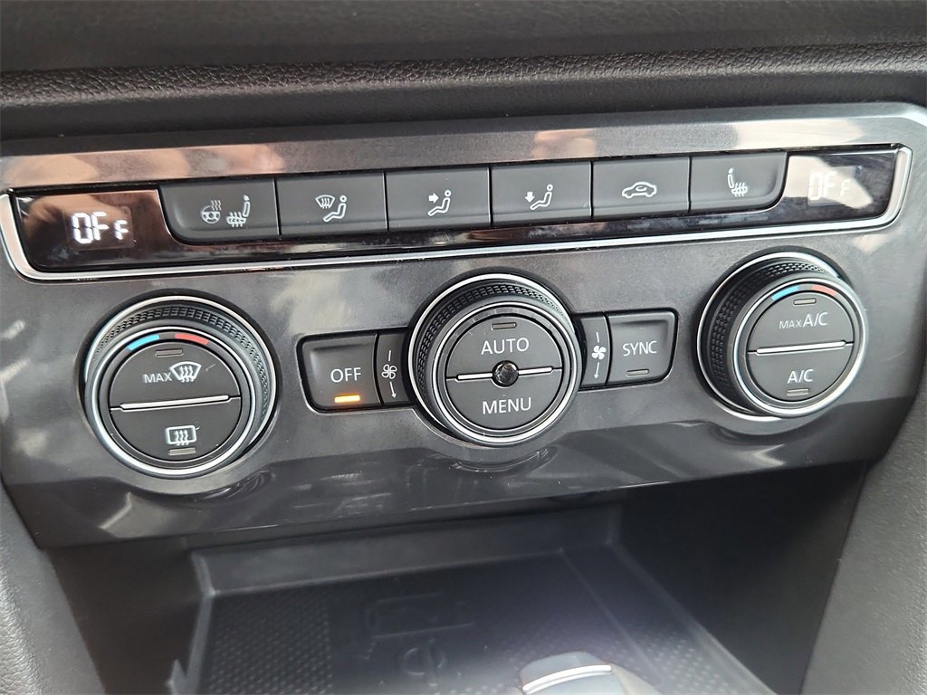 Used 2021 Volkswagen Tiguan SEL Premium R-Line image 17