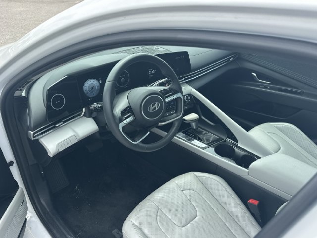 Certified 2024 Hyundai Elantra Limited FWD image 14