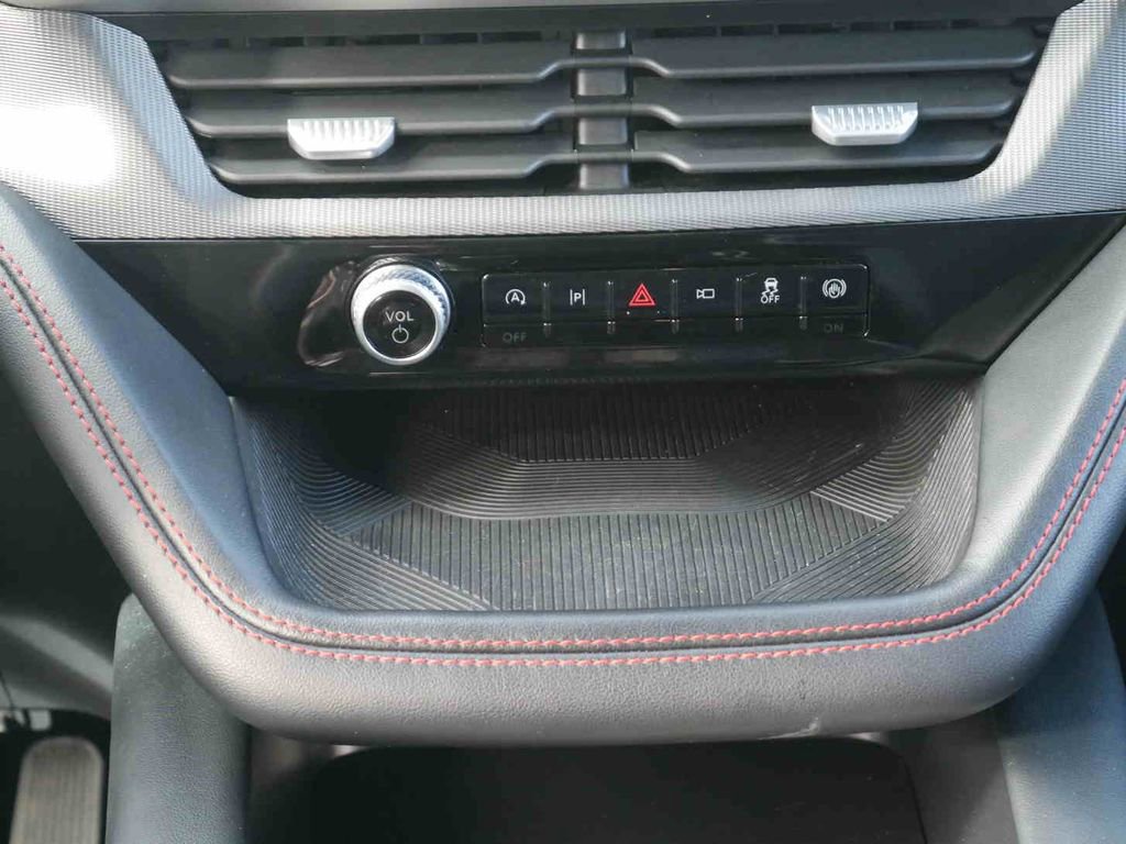 Used 2025 Ford Explorer ST-Line image 7