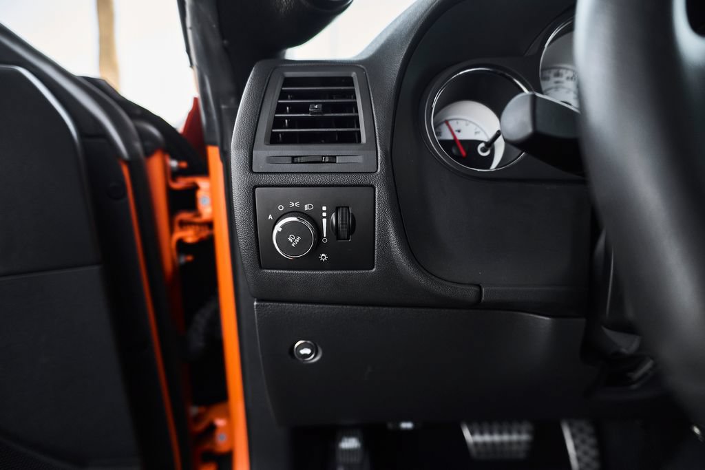 Used 2014 Dodge Challenger R/T RWD image 26