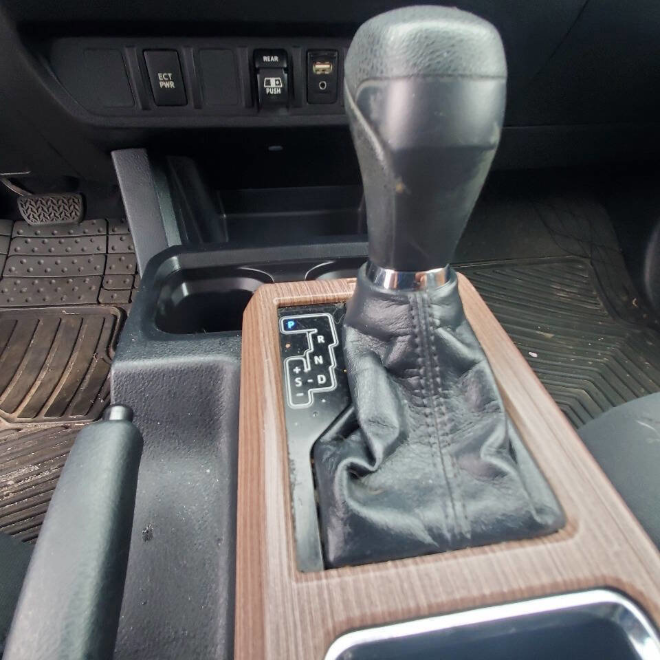 Used 2018 Toyota Tacoma SR5 image 22