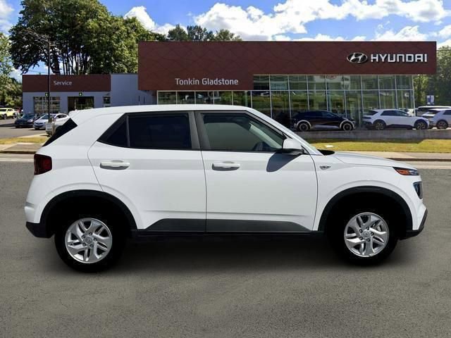 New 2026 Hyundai Venue SE FWD image 9