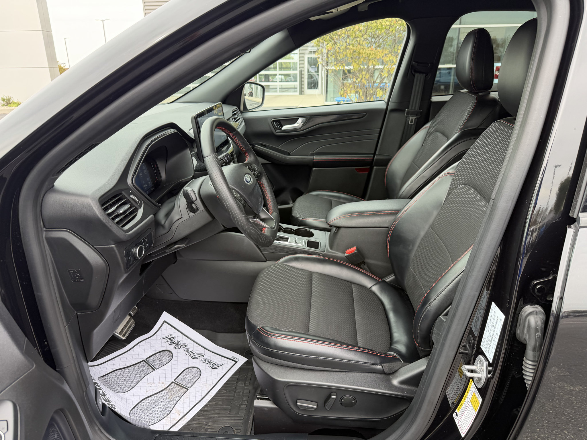 Used 2024 Ford Escape ST-Line w/ Tech Pack #1 AWD/4WD image 13
