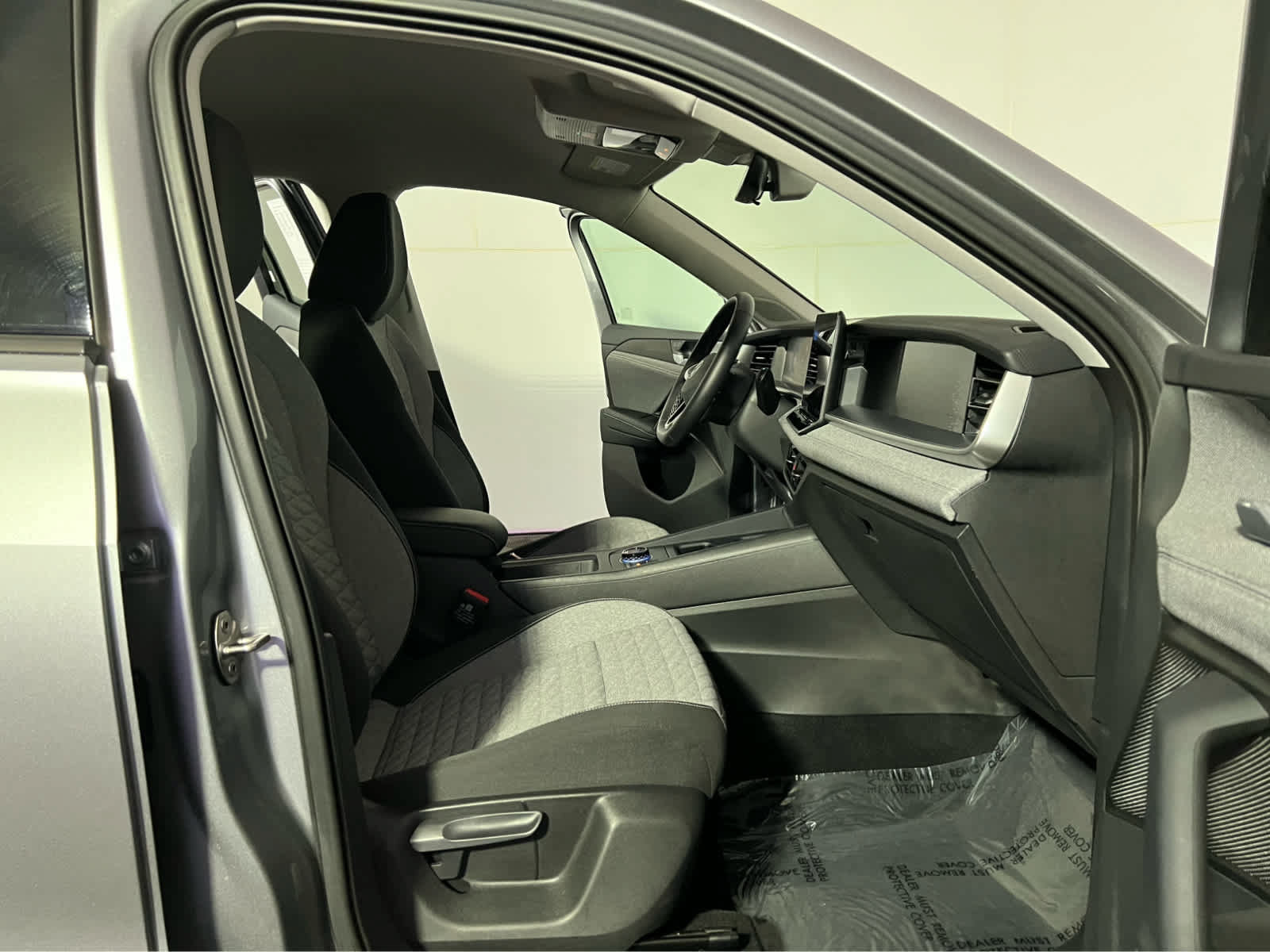 Used 2025 Volkswagen Tiguan S AWD/4WD image 27