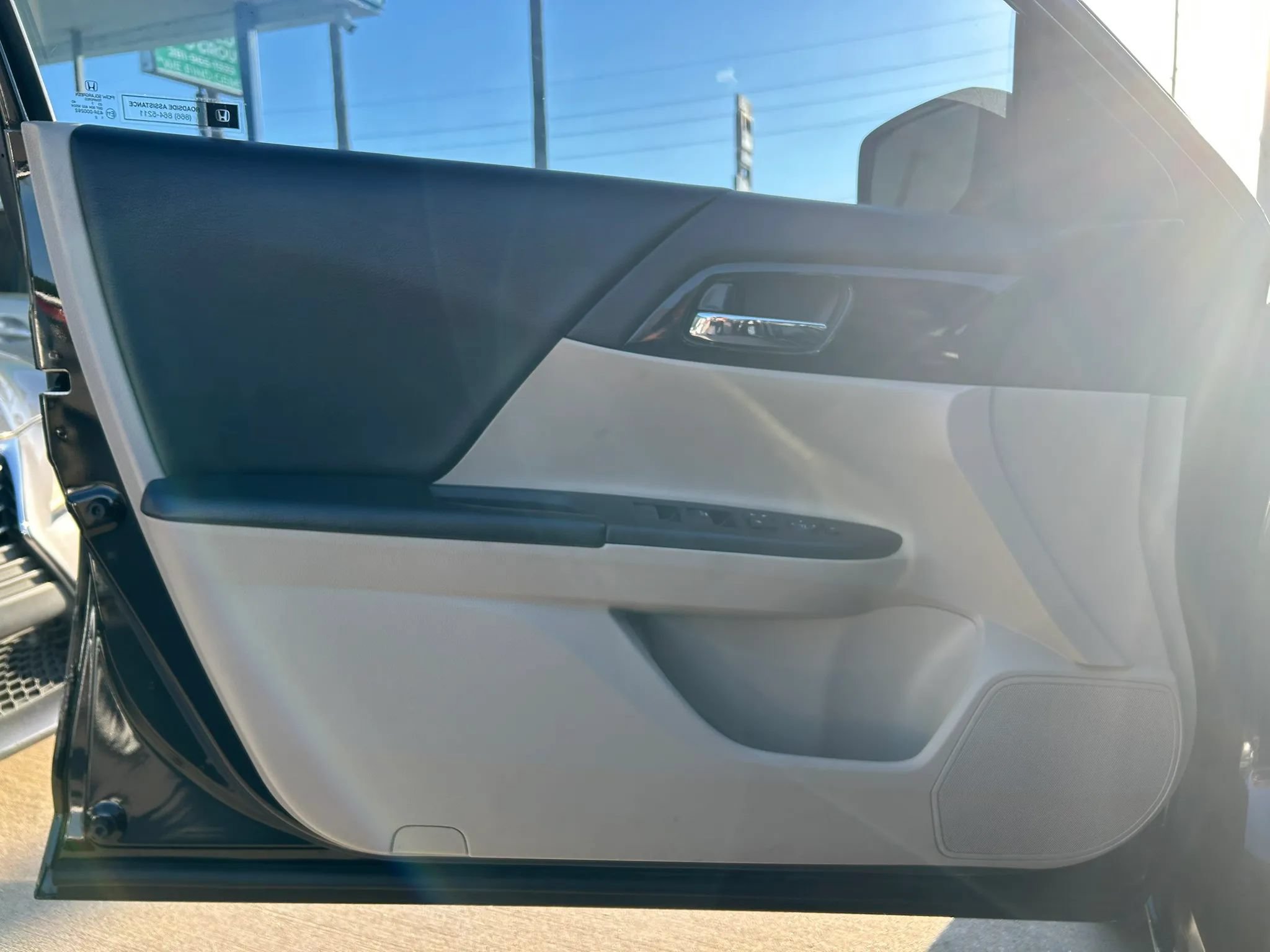 Used 2017 Honda Accord LX image 12