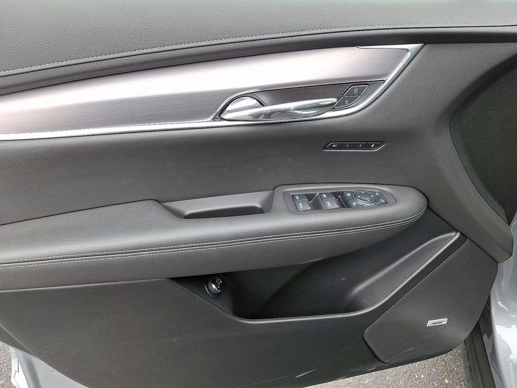 Certified 2025 Cadillac XT6 Luxury image 14