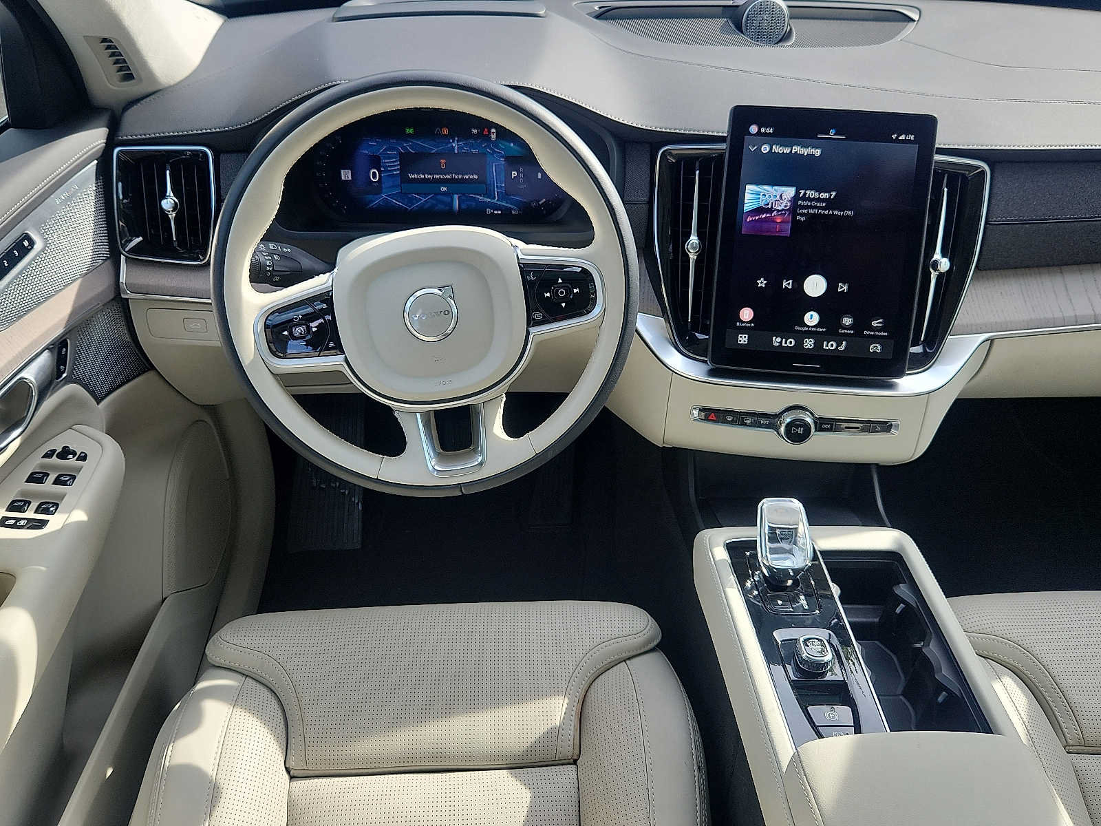 Certified 2025 Volvo XC90 B5 Ultra AWD/4WD image 11