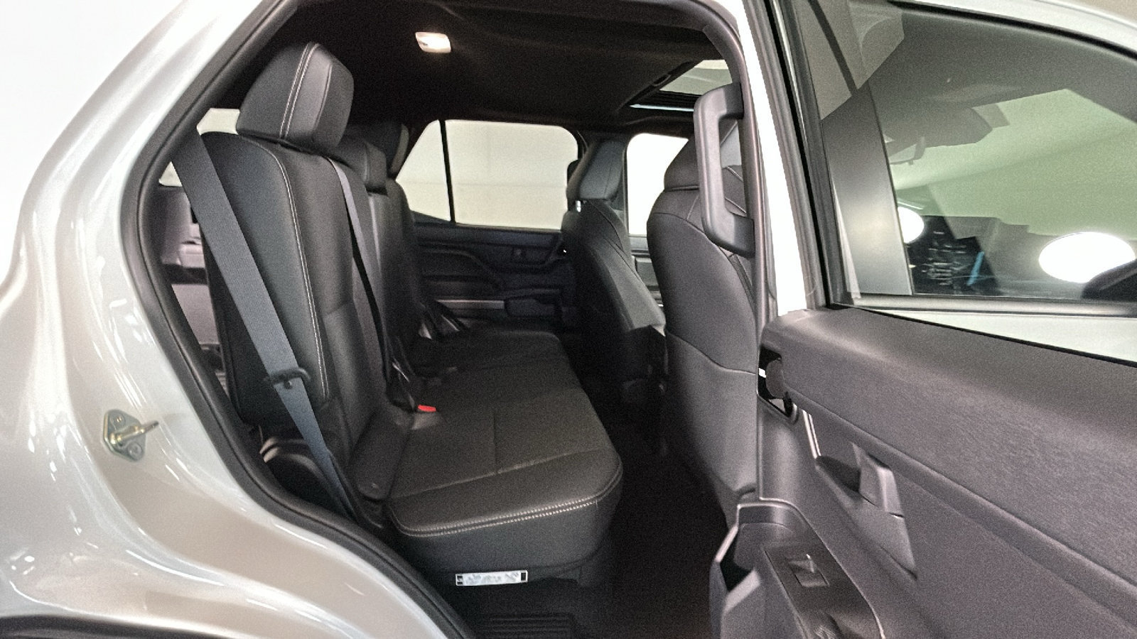 Used 2025 Toyota 4Runner TRD Off-Road Premium w/ Tow Technology Package AWD/4WD image 35