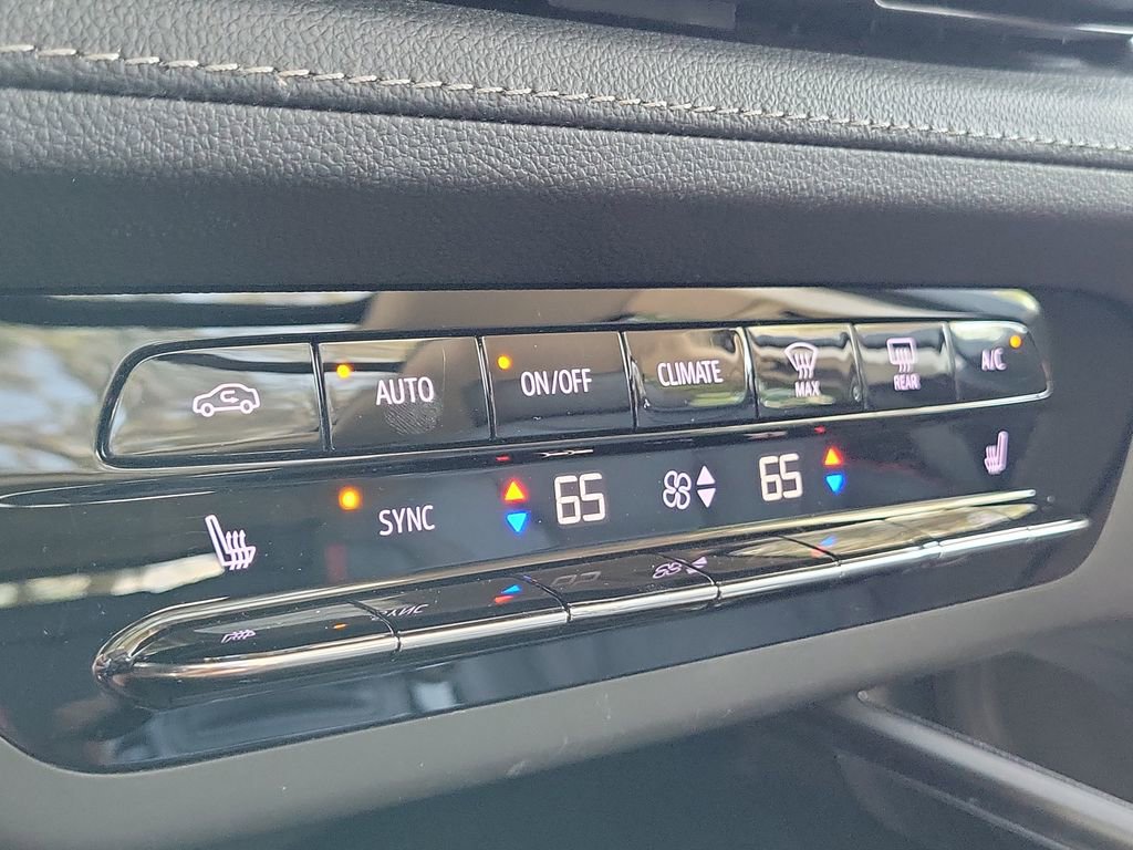 Used 2023 Buick Envision Essence w/ Sport Touring Package image 33