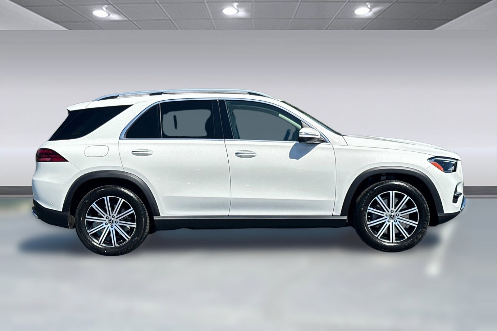 Used 2025 Mercedes-Benz GLE 450e 4MATIC image 7