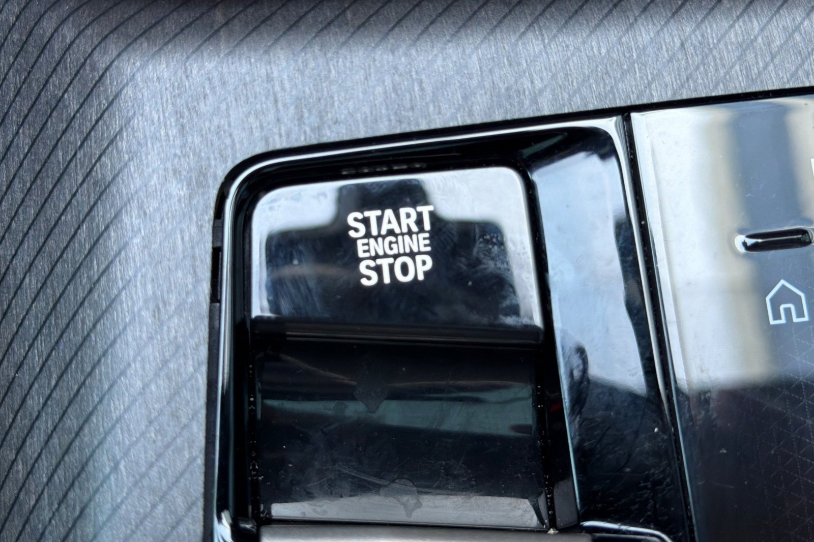 Used 2025 BMW X3 xDrive30i w/ Premium Package image 29