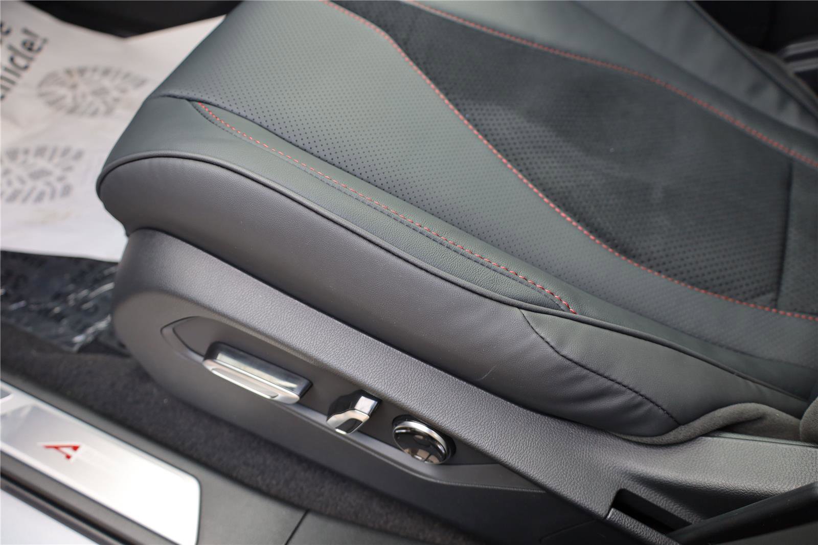 New 2025 Acura RDX A-Spec image 13