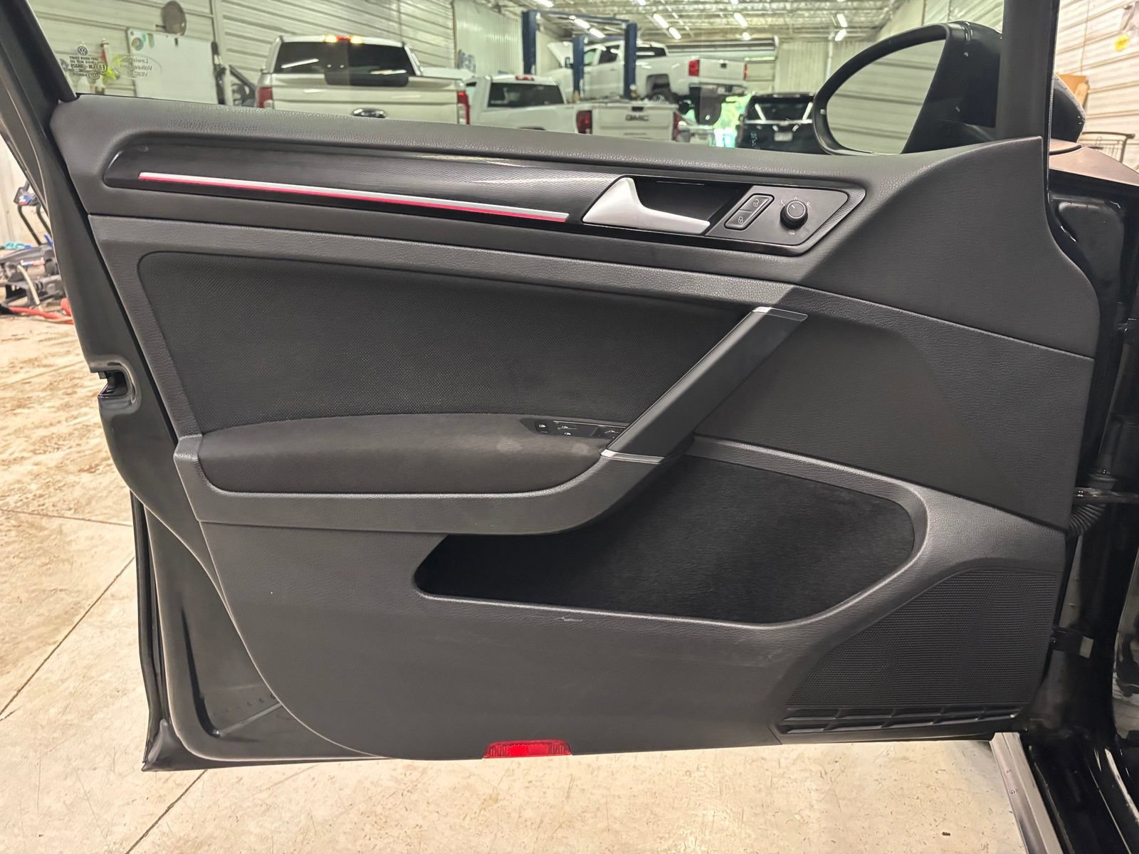 Used 2017 Volkswagen GTI Sport FWD image 8