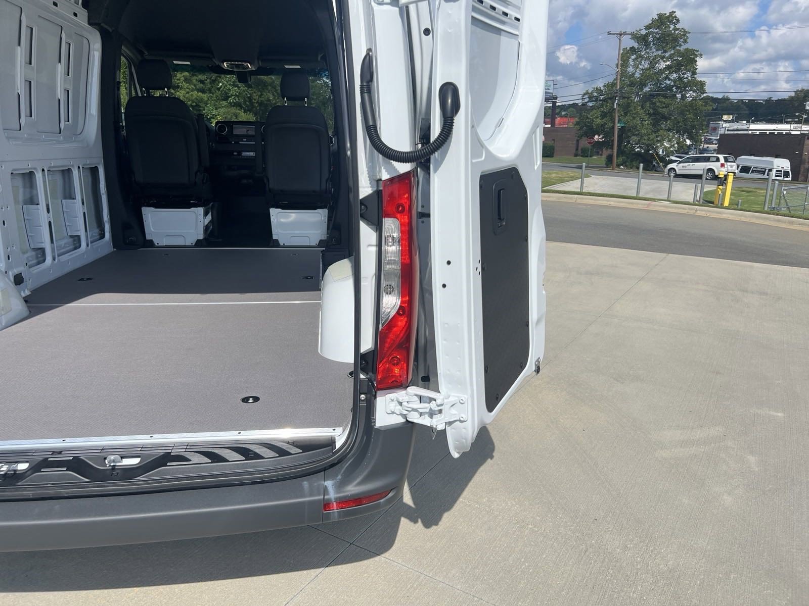 New 2025 Mercedes-Benz Sprinter 2500 image 43
