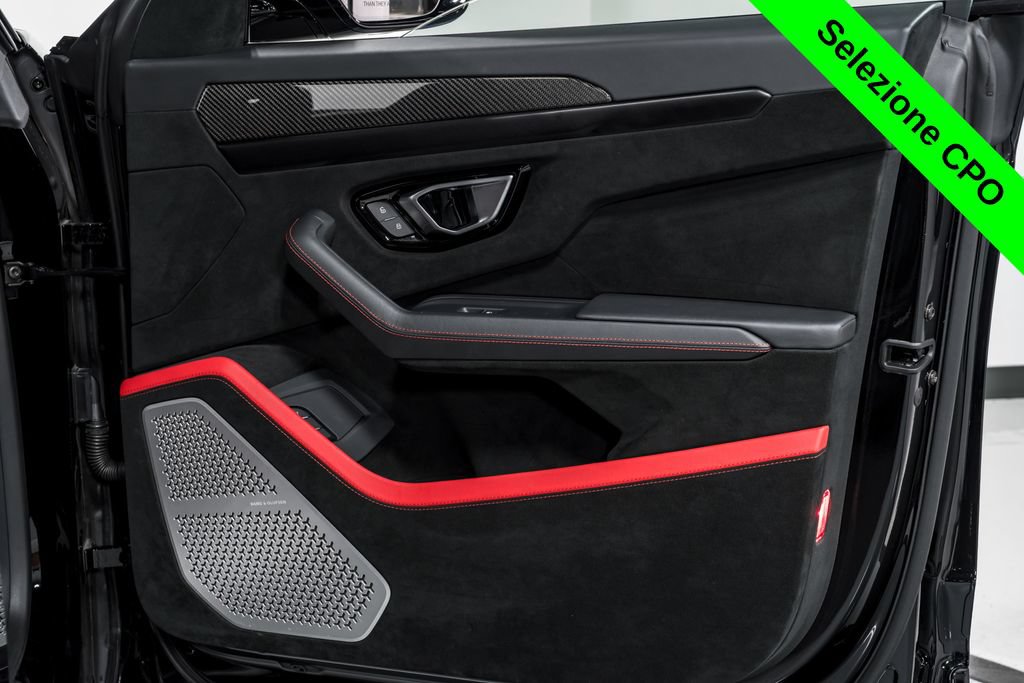 Used 2023 Lamborghini Urus Performante AWD/4WD image 44