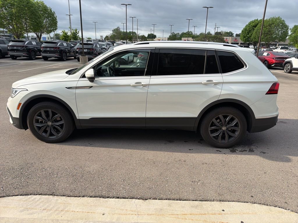 Used 2022 Volkswagen Tiguan SE w/ Panoramic Sunroof Package image 15