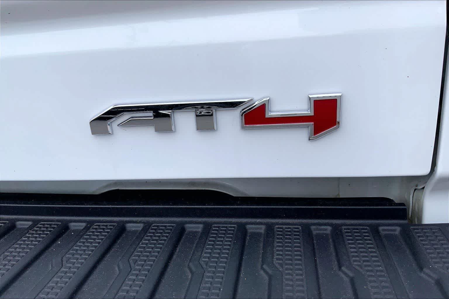 Used 2023 GMC Sierra 1500 AT4 w/ AT4 Premium Package image 8