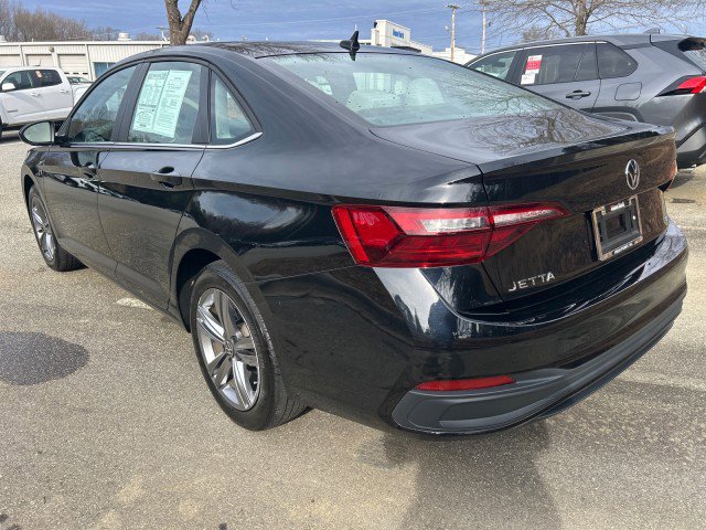 Used 2024 Volkswagen Jetta SE image 6