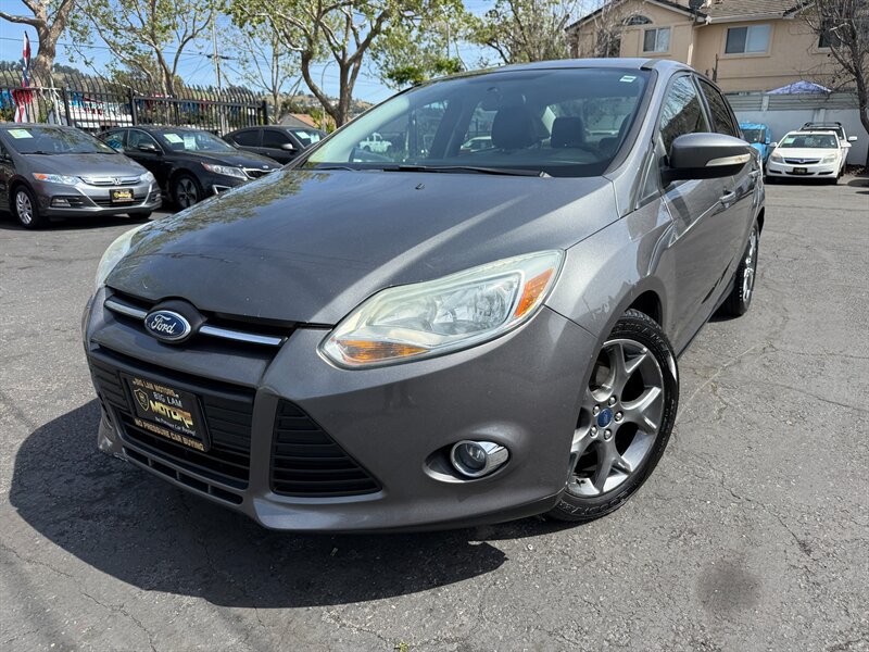 Used 2013 Ford Focus SE FWD image 1