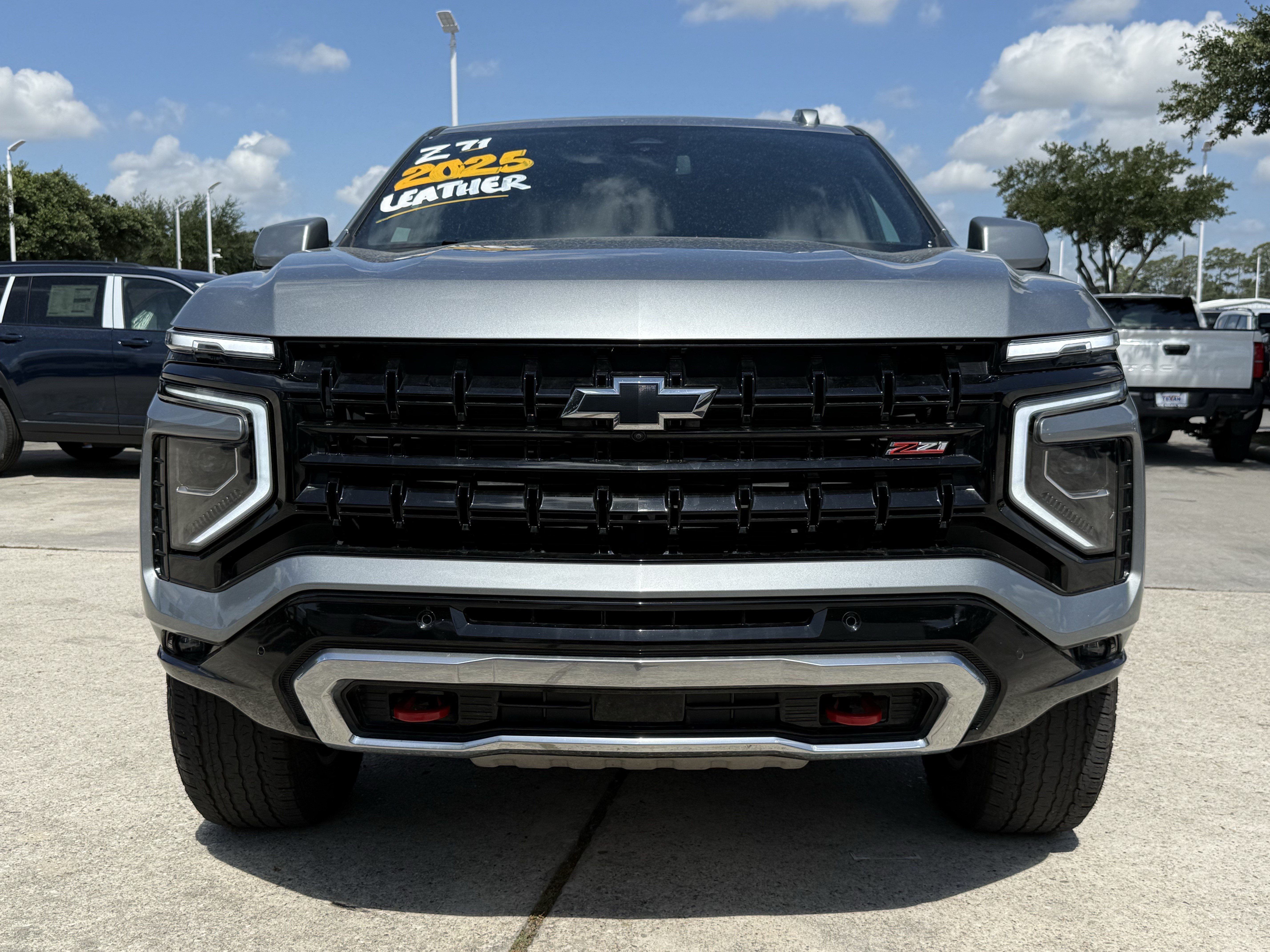 Used 2025 Chevrolet Suburban Z71 AWD/4WD image 11