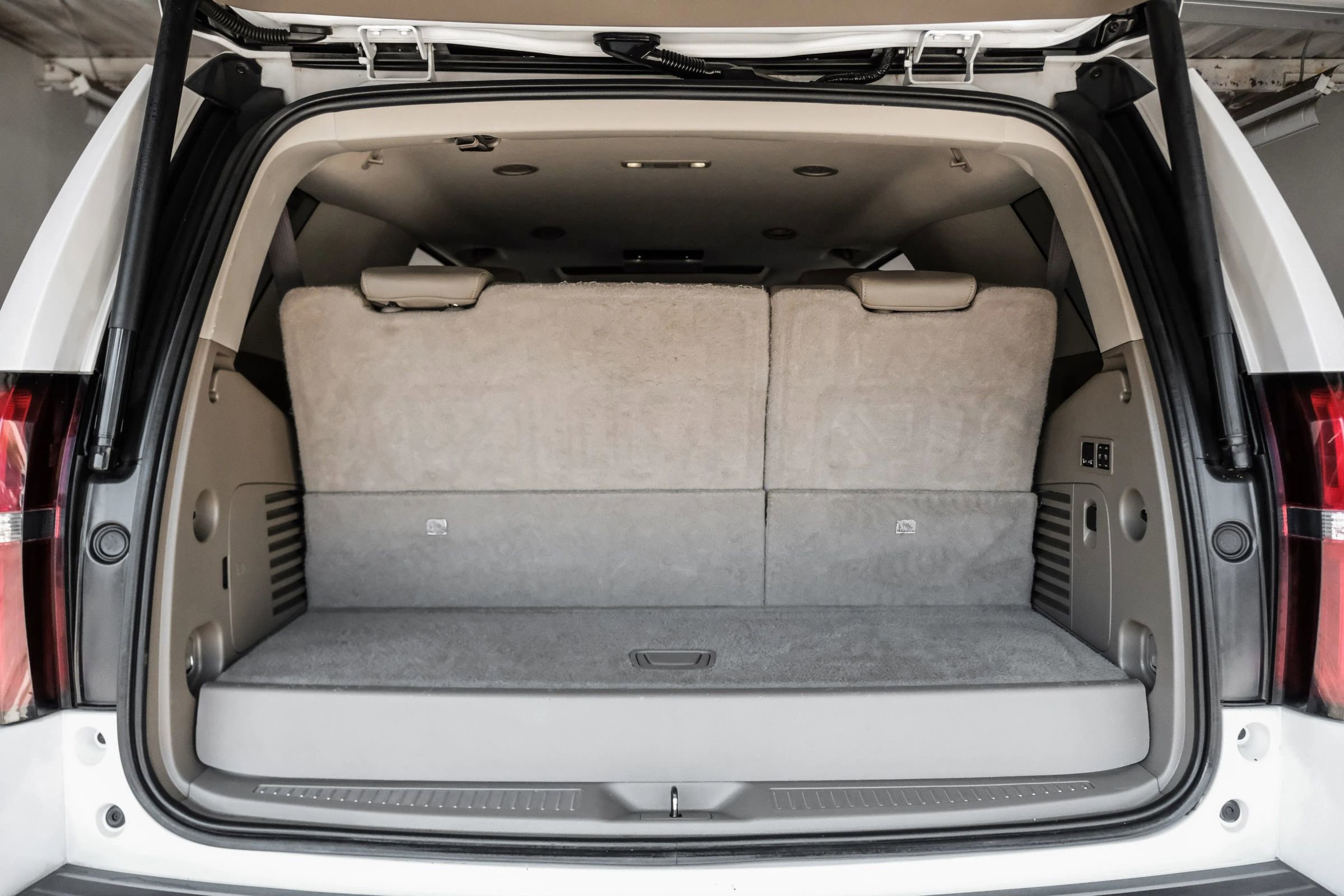 Used 2018 Chevrolet Tahoe LT w/ LT Signature Package RWD image 51
