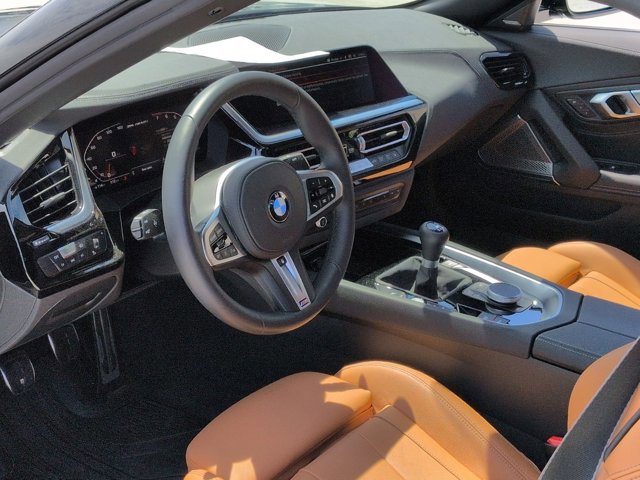 Certified 2025 BMW Z4 M40i w/ Edition RWD image 10