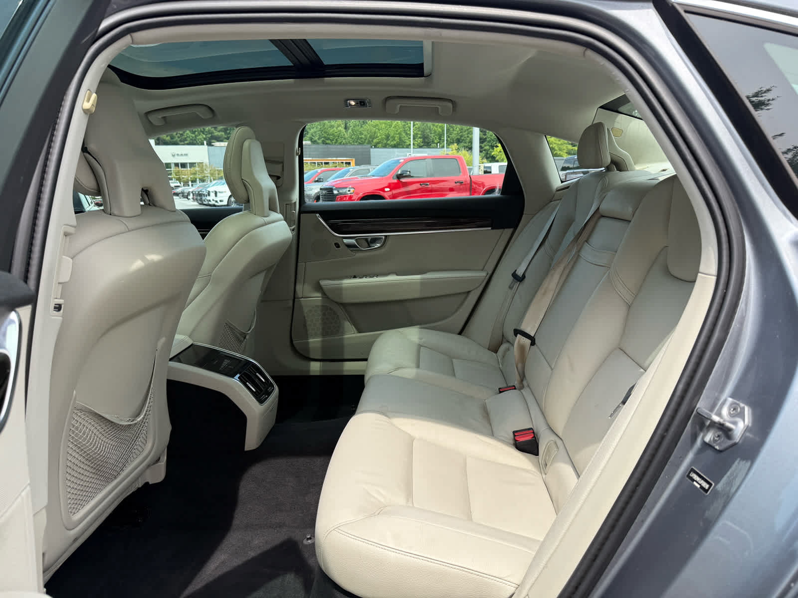 Used 2018 Volvo S90 T5 Momentum AWD/4WD image 26
