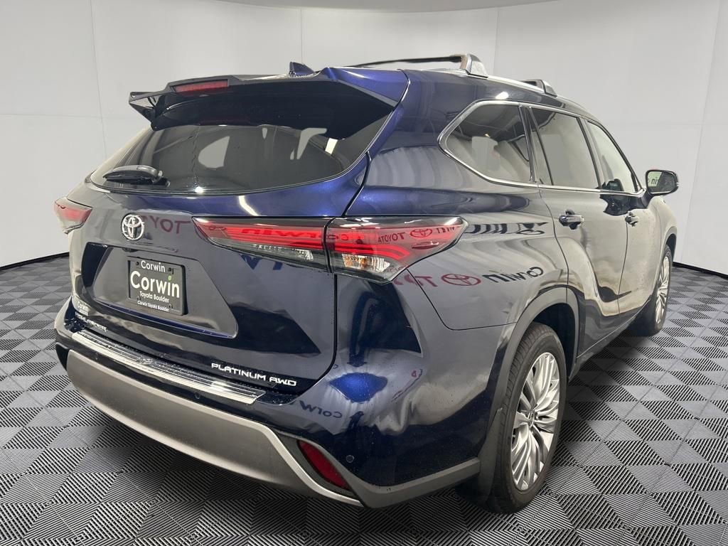 Used 2025 Toyota Highlander Platinum AWD/4WD image 7