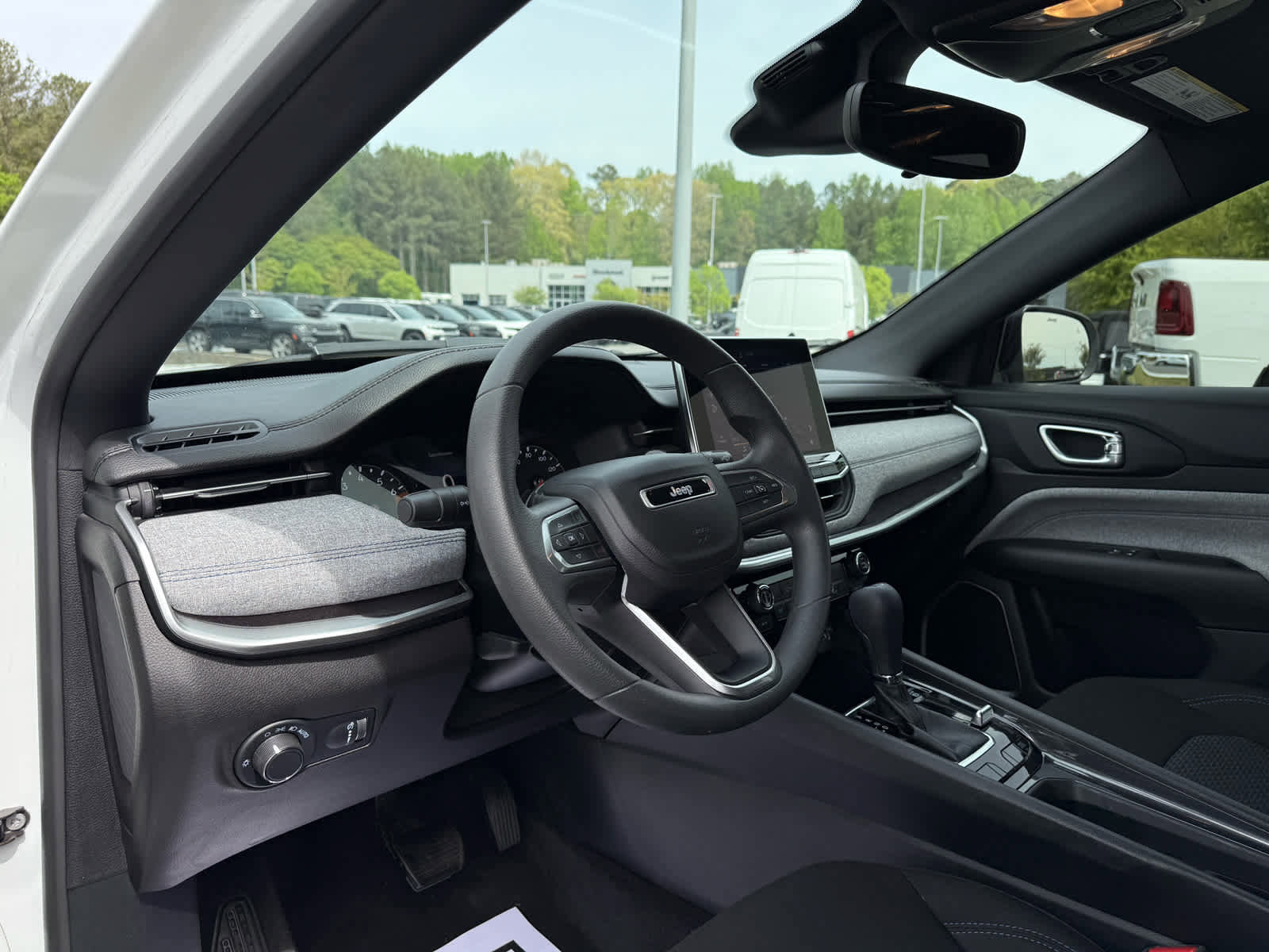 Used 2023 Jeep Compass Sport image 12