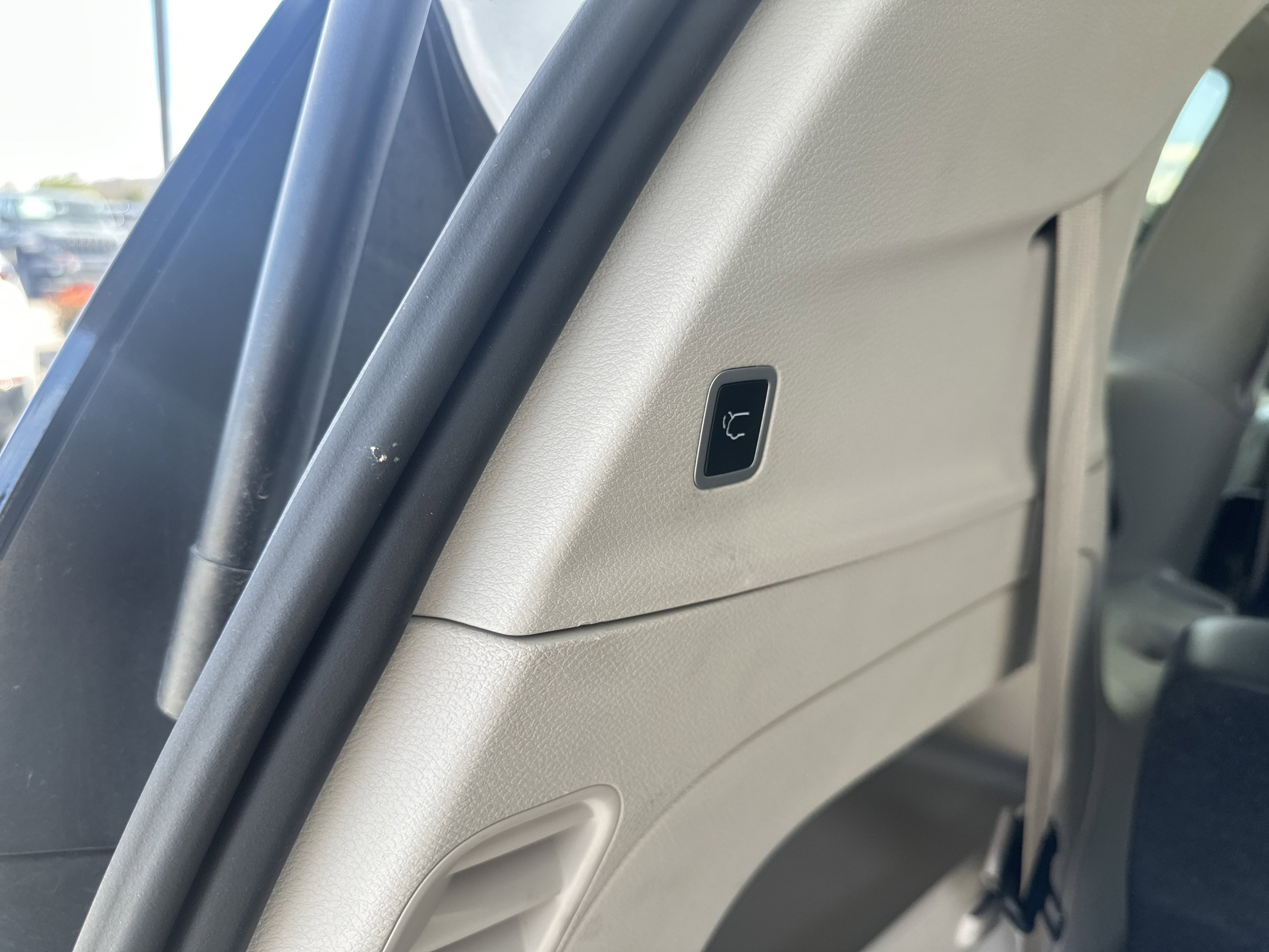 Used 2024 Chrysler Pacifica Touring-L image 22