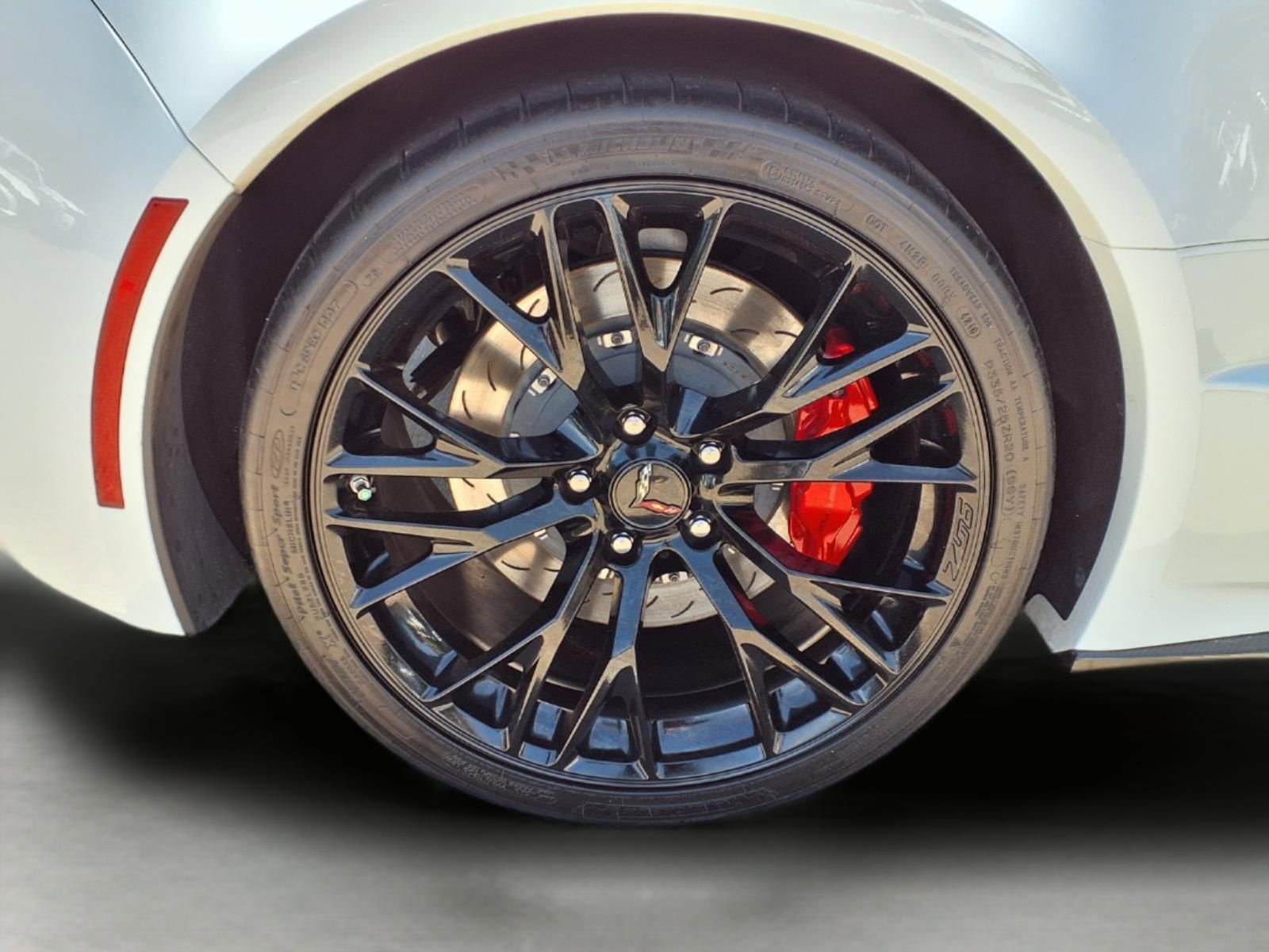 Used 2019 Chevrolet Corvette Z06 RWD image 13
